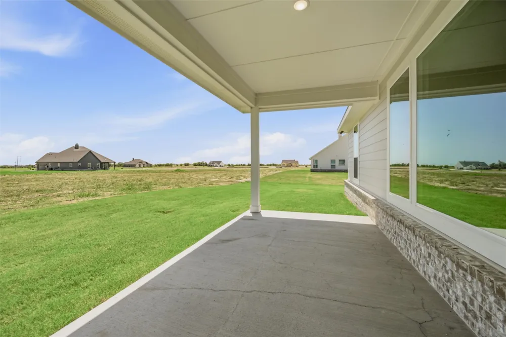 146 Aurora Avenue Valley View, TX 76272