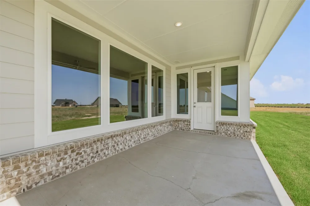 146 Aurora Avenue Valley View, TX 76272
