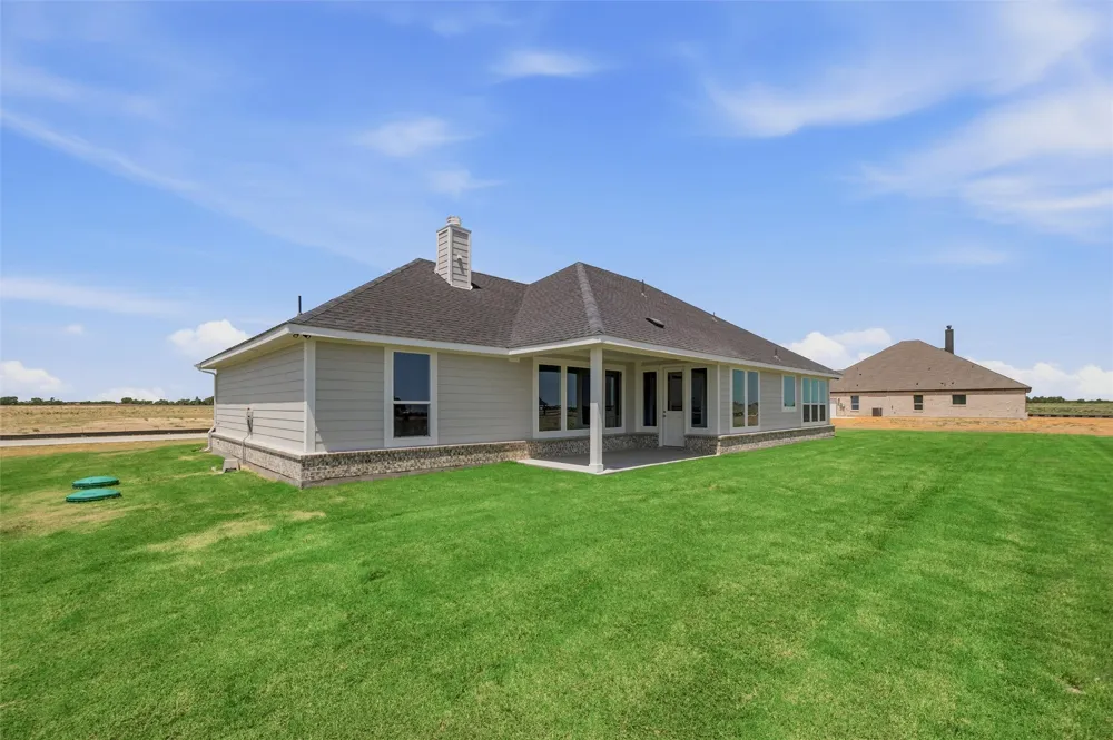 146 Aurora Avenue Valley View, TX 76272