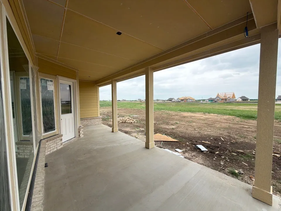 78 Aurora Avenue Valley View, TX 76272