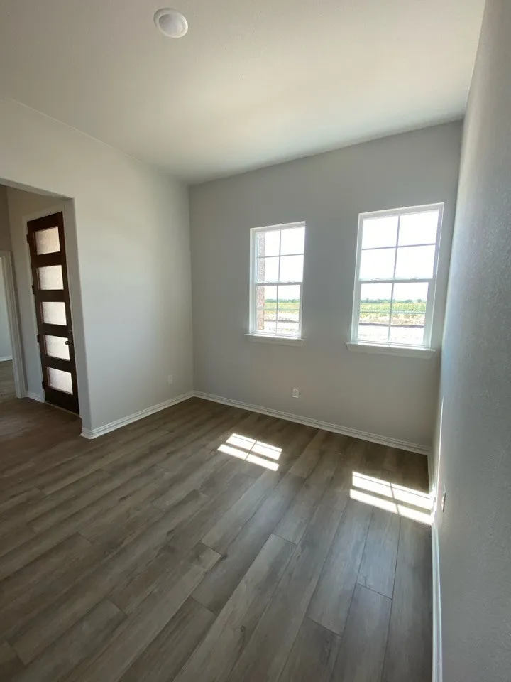 78 Aurora Avenue Valley View, TX 76272