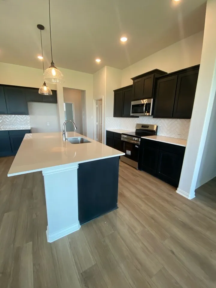 78 Aurora Avenue Valley View, TX 76272
