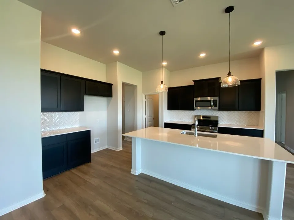 78 Aurora Avenue Valley View, TX 76272