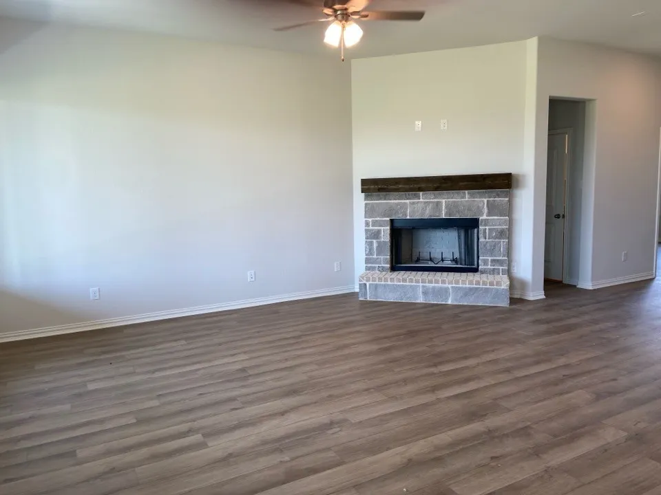 78 Aurora Avenue Valley View, TX 76272