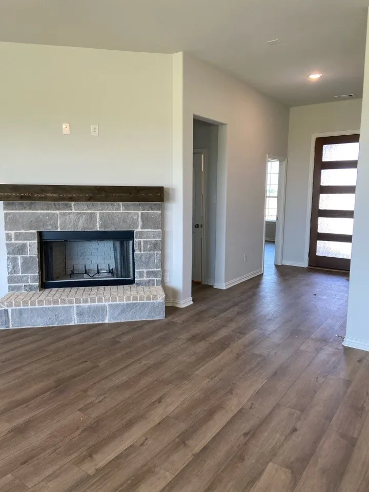 78 Aurora Avenue Valley View, TX 76272