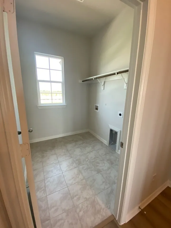 78 Aurora Avenue Valley View, TX 76272