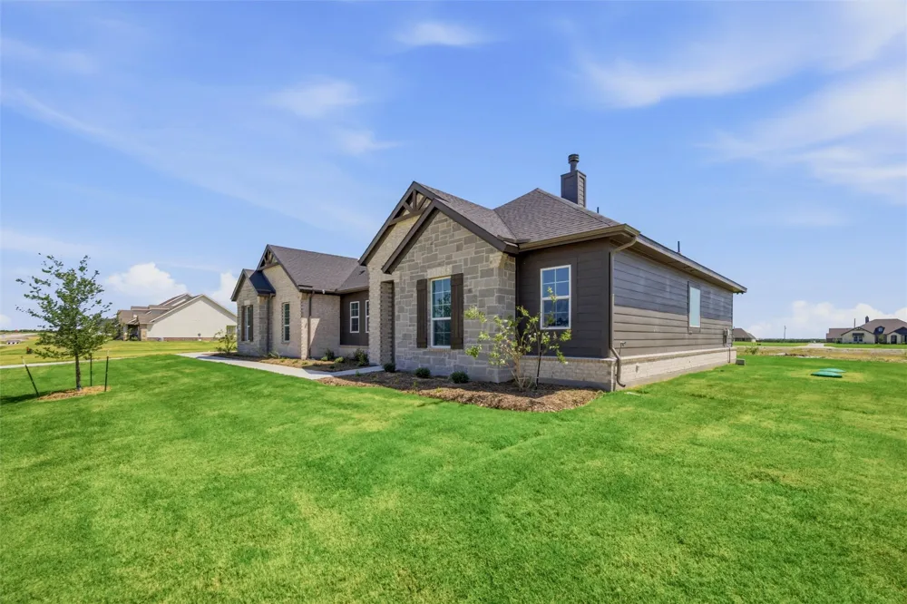 78 Aurora Avenue Valley View, TX 76272