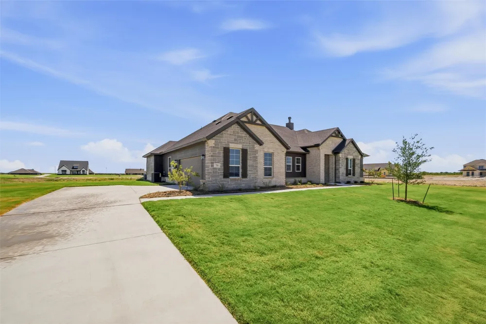 78 Aurora Avenue Valley View, TX 76272