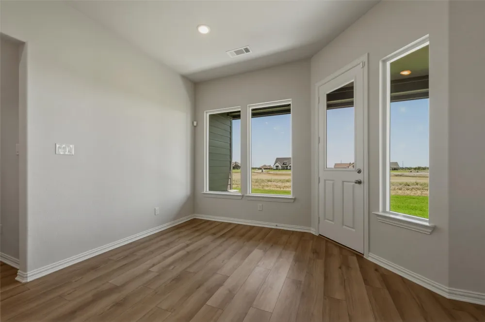 78 Aurora Avenue Valley View, TX 76272