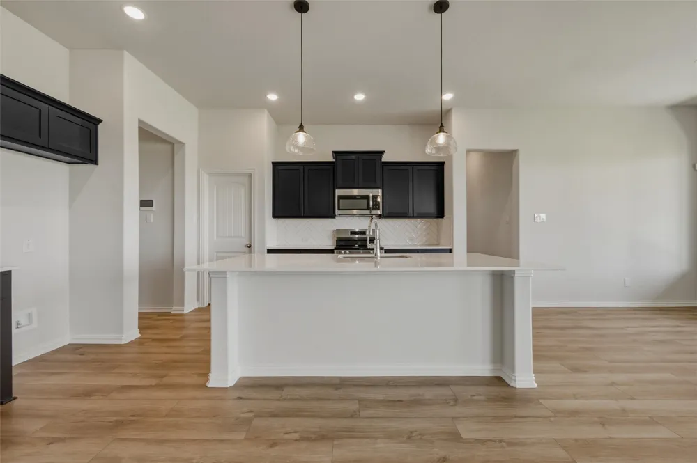 78 Aurora Avenue Valley View, TX 76272