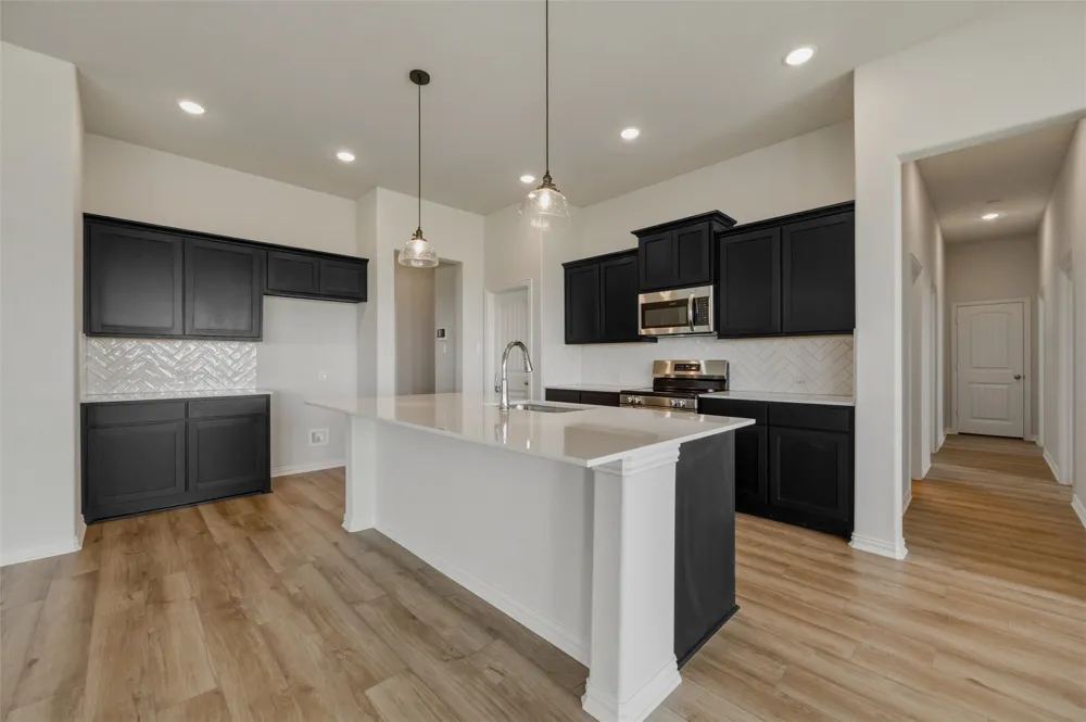 78 Aurora Avenue Valley View, TX 76272
