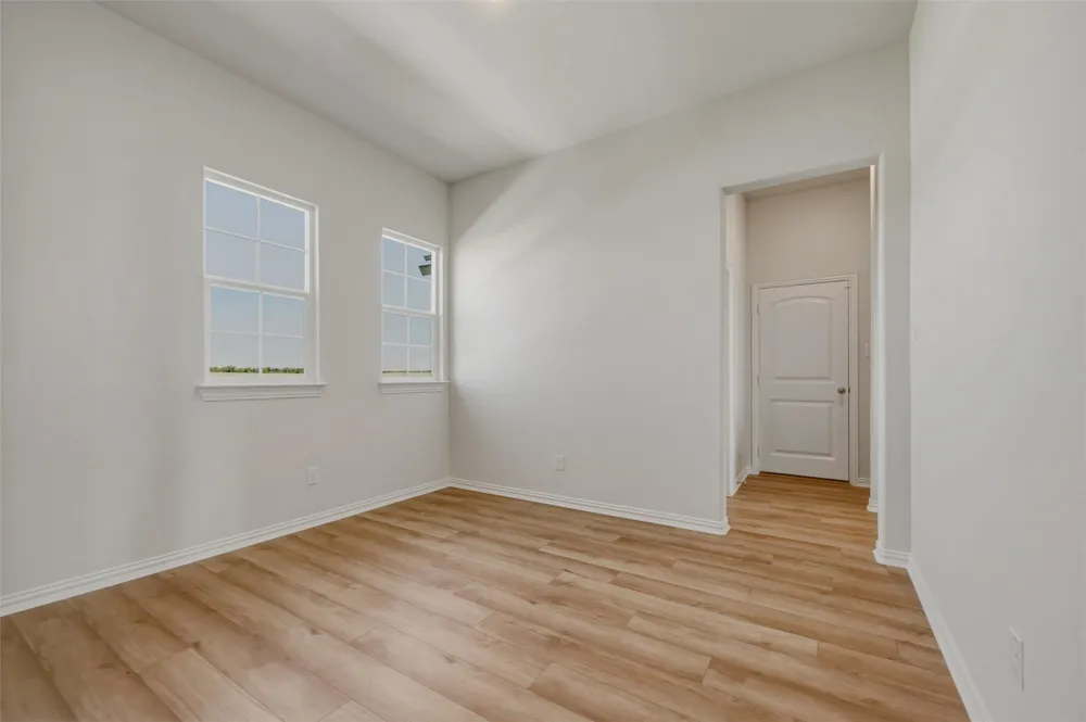 78 Aurora Avenue Valley View, TX 76272