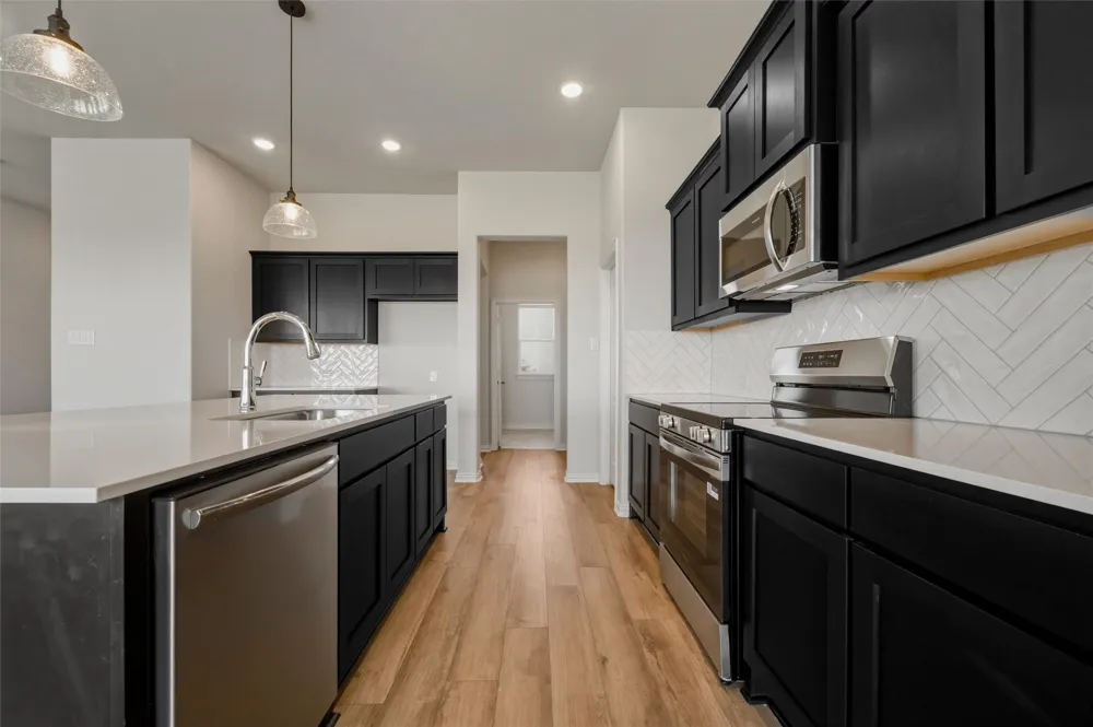 78 Aurora Avenue Valley View, TX 76272