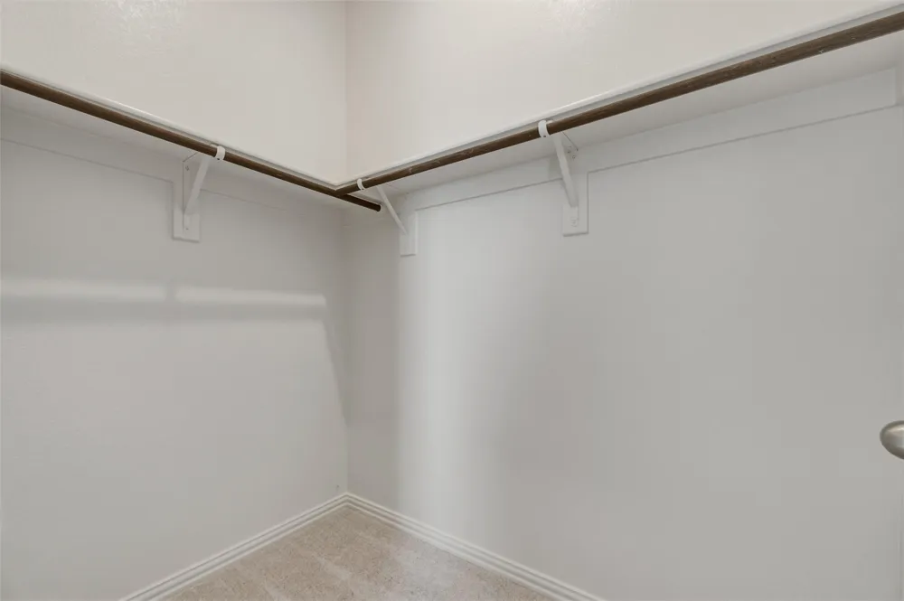 78 Aurora Avenue Valley View, TX 76272
