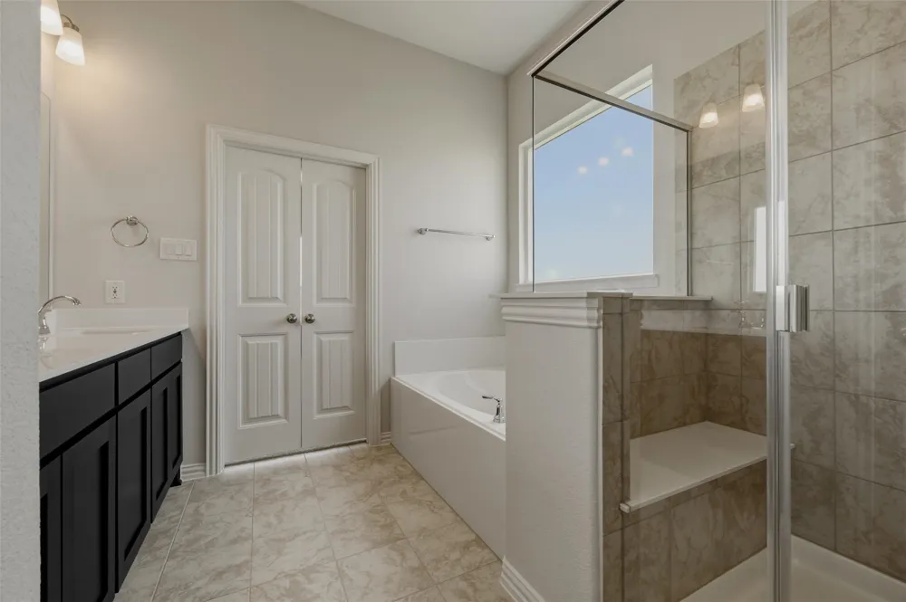 78 Aurora Avenue Valley View, TX 76272
