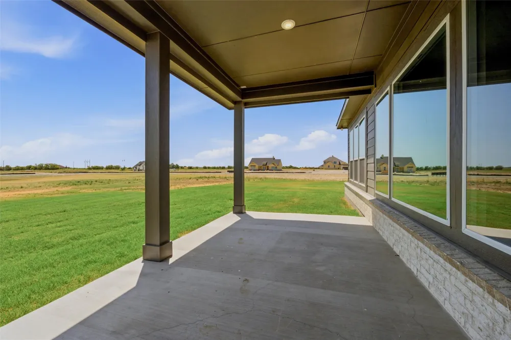 78 Aurora Avenue Valley View, TX 76272