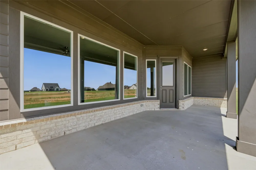 78 Aurora Avenue Valley View, TX 76272