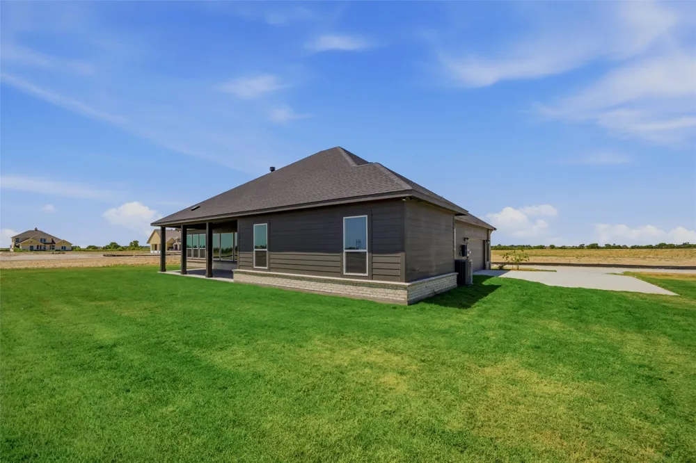 78 Aurora Avenue Valley View, TX 76272