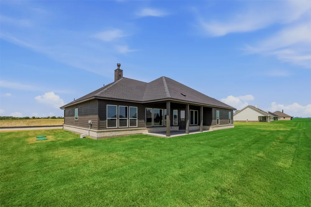 78 Aurora Avenue Valley View, TX 76272
