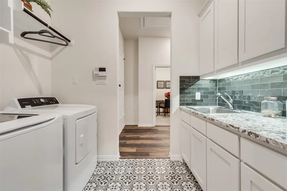 61 Roosevelt Lane Valley View, TX 76272