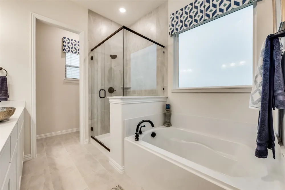 61 Roosevelt Lane Valley View, TX 76272
