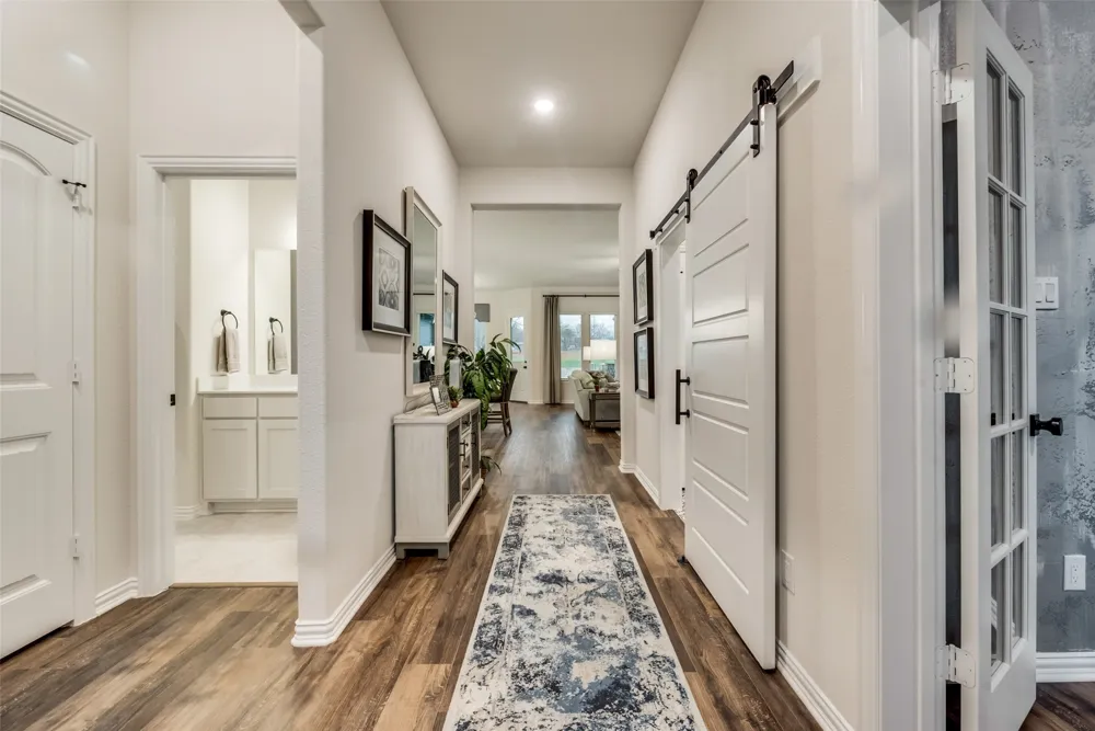 61 Roosevelt Lane Valley View, TX 76272