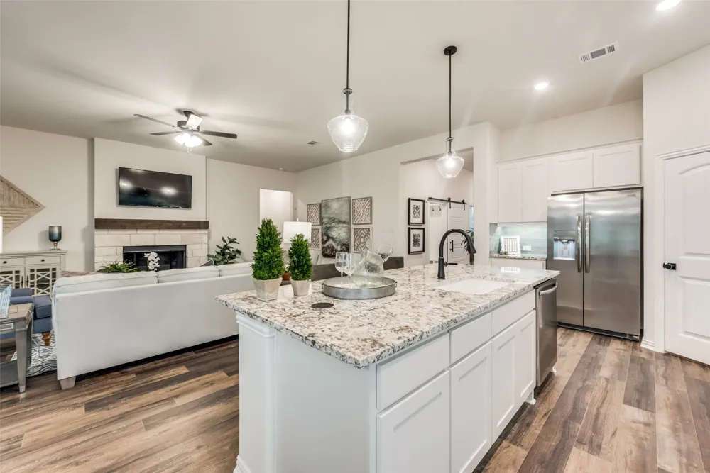 61 Roosevelt Lane Valley View, TX 76272