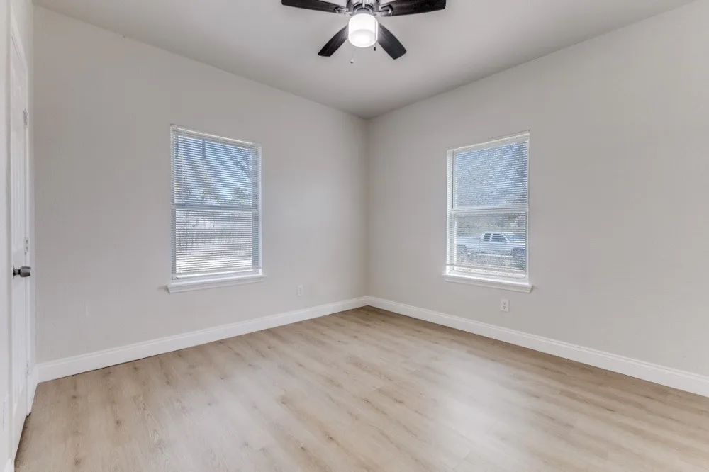 711 S 3rd Avenue E Dawson, TX 76639
