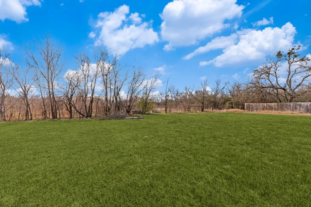 711 S 3rd Avenue E Dawson, TX 76639