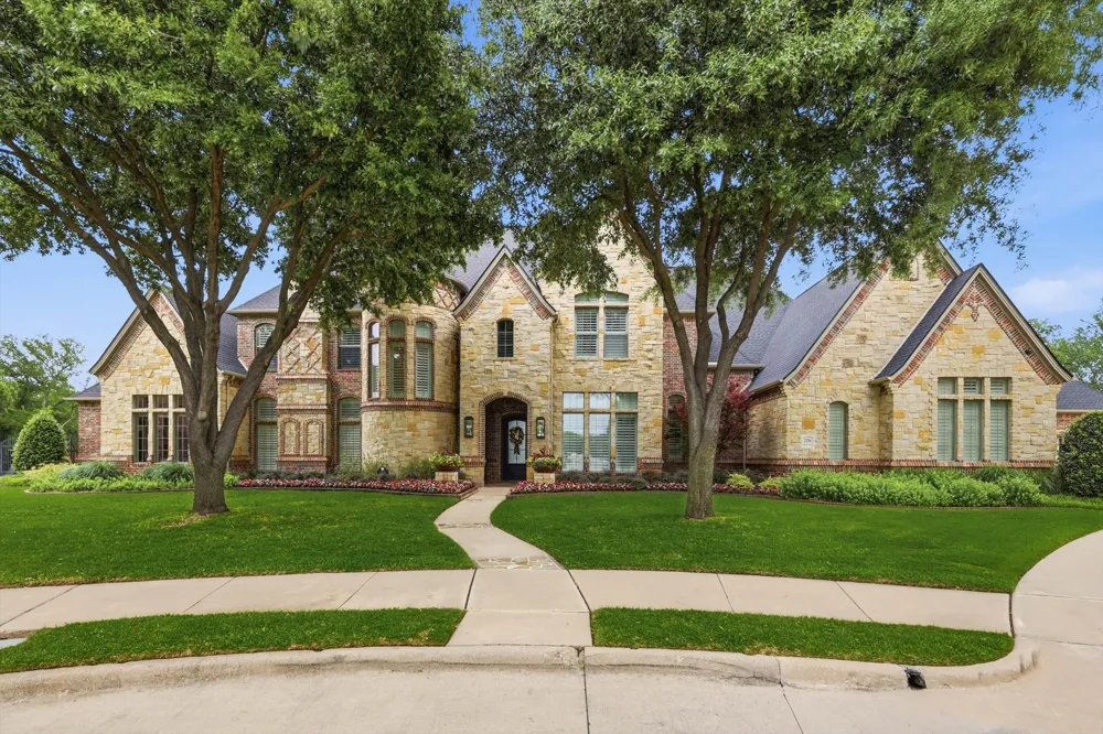 2216 Yeargain Court Southlake, TX 76092