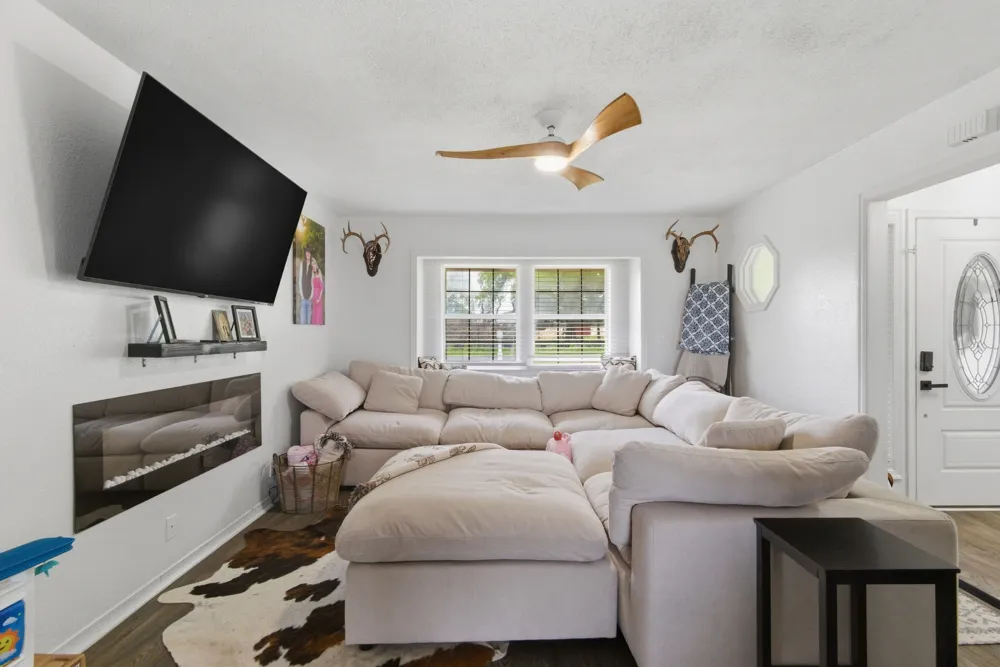 1032 Greg Street #1-5 Azle, TX 76020