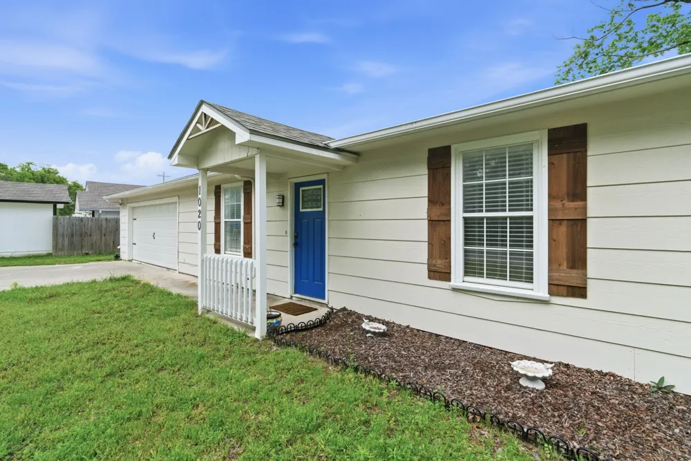 1032 Greg Street #1-5 Azle, TX 76020