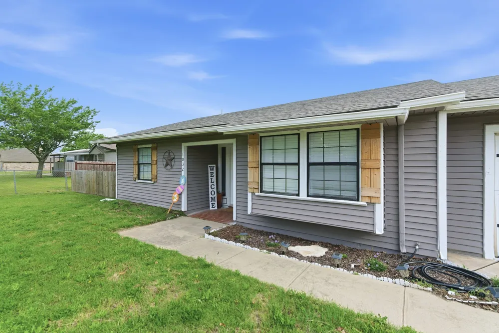 1032 Greg Street #1-5 Azle, TX 76020