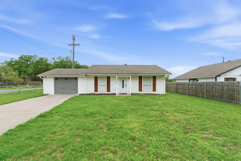 1032 Greg Street #1-5 Azle, TX 76020