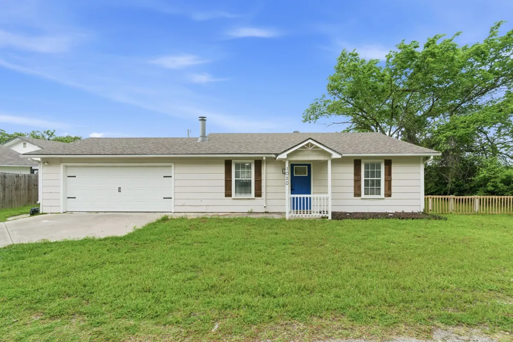 1032 Greg Street #1-5 Azle, TX 76020