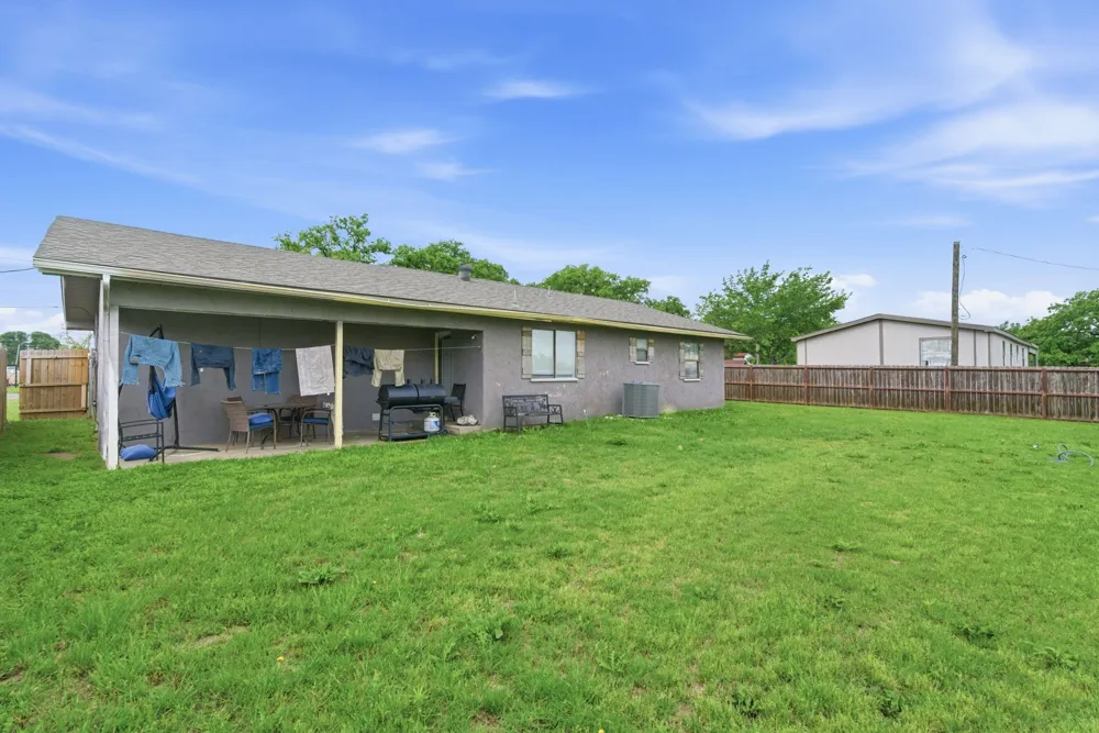1032 Greg Street #1-5 Azle, TX 76020