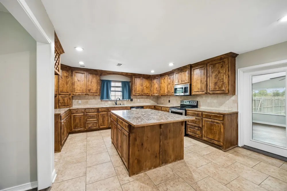 597 E Main Street Van, TX 75790