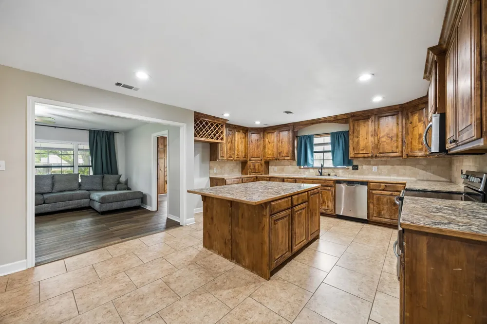 597 E Main Street Van, TX 75790