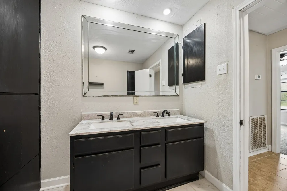 597 E Main Street Van, TX 75790