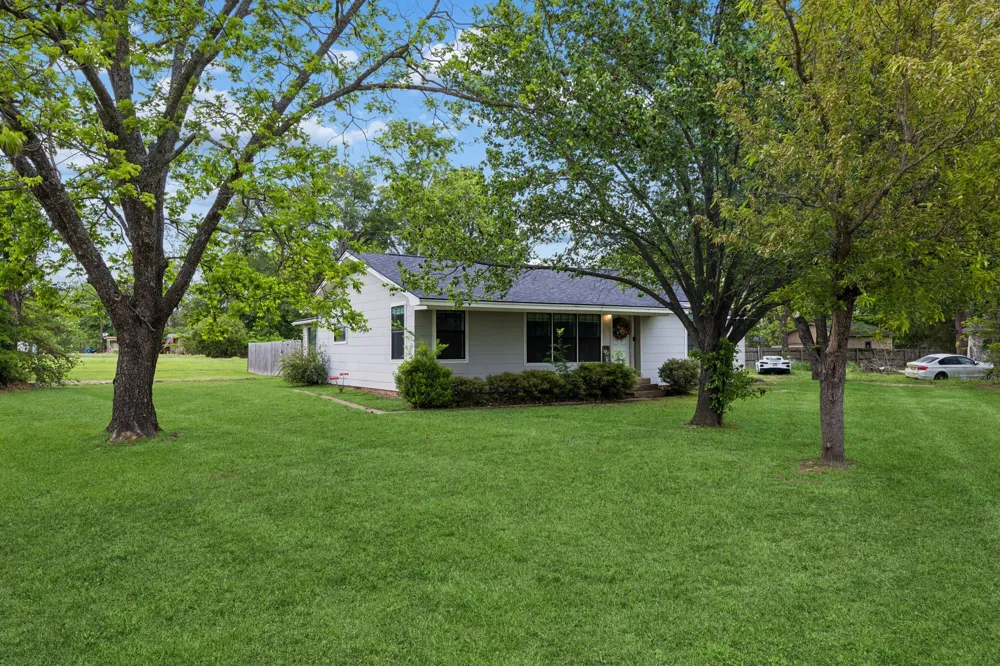 597 E Main Street Van, TX 75790