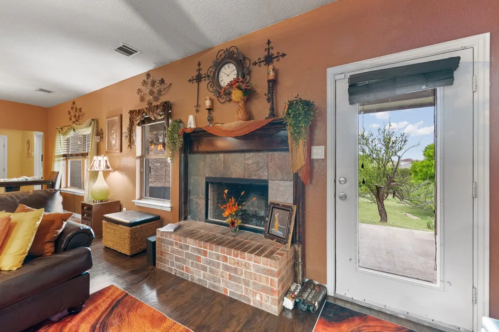 439 Stone Mountain Cresson, TX 76035