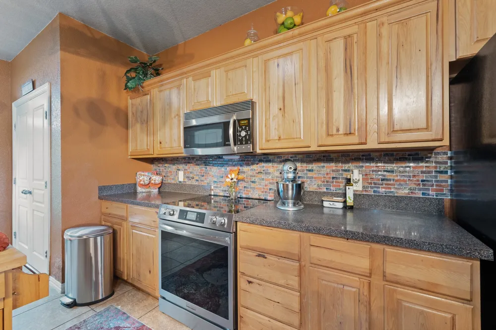 439 Stone Mountain Cresson, TX 76035