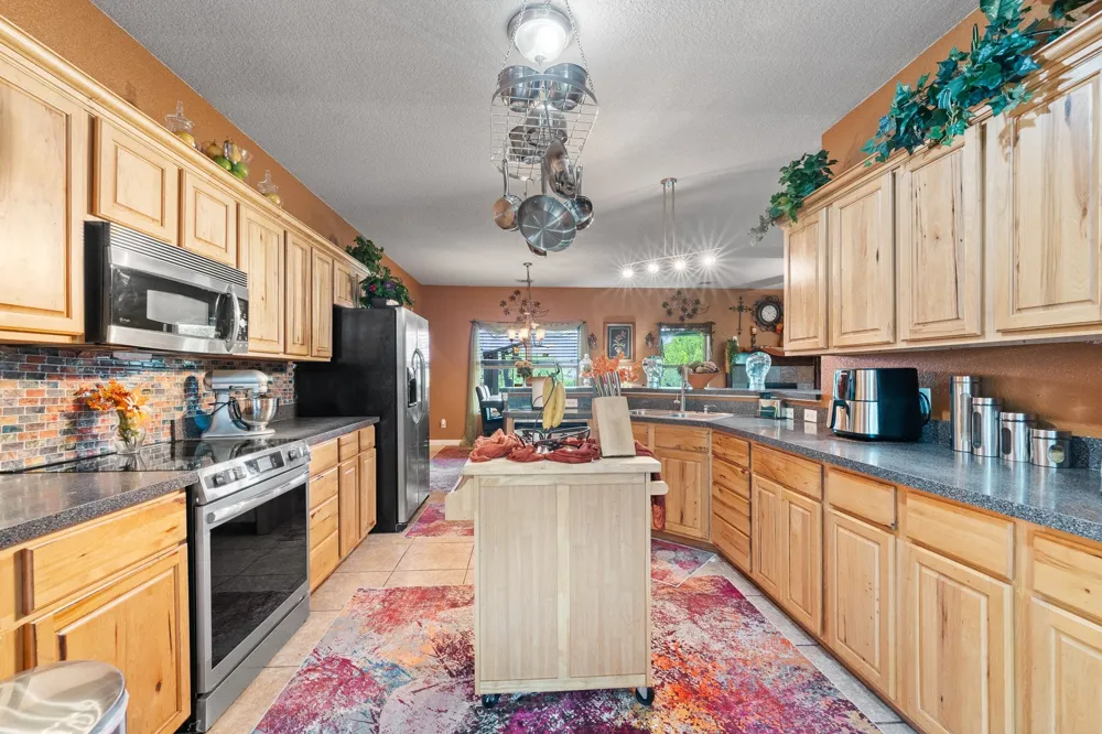 439 Stone Mountain Cresson, TX 76035