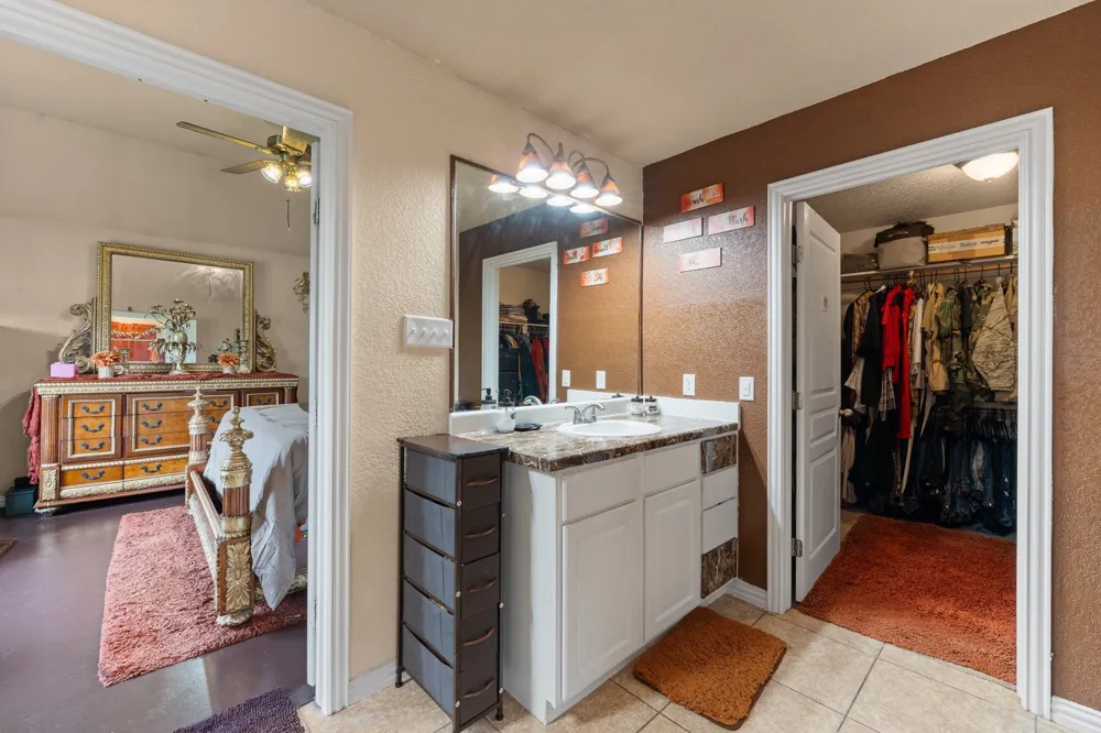 439 Stone Mountain Cresson, TX 76035