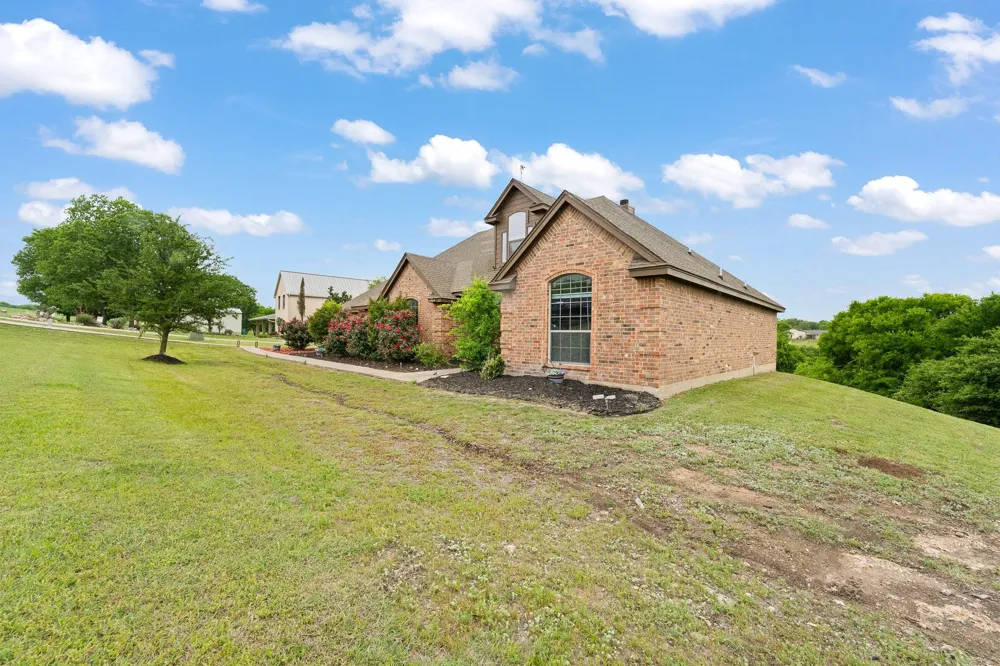 439 Stone Mountain Cresson, TX 76035