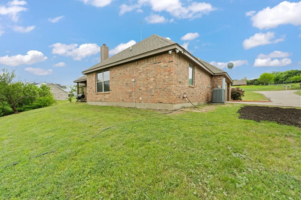 439 Stone Mountain Cresson, TX 76035