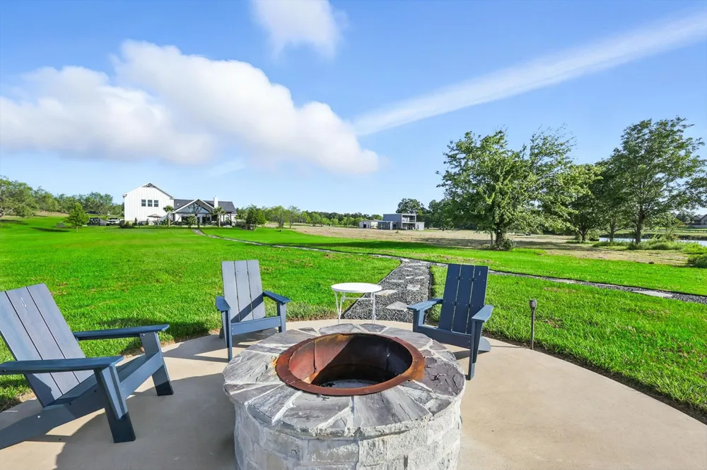 7025 Lake Vista Drive Streetman, TX 75859