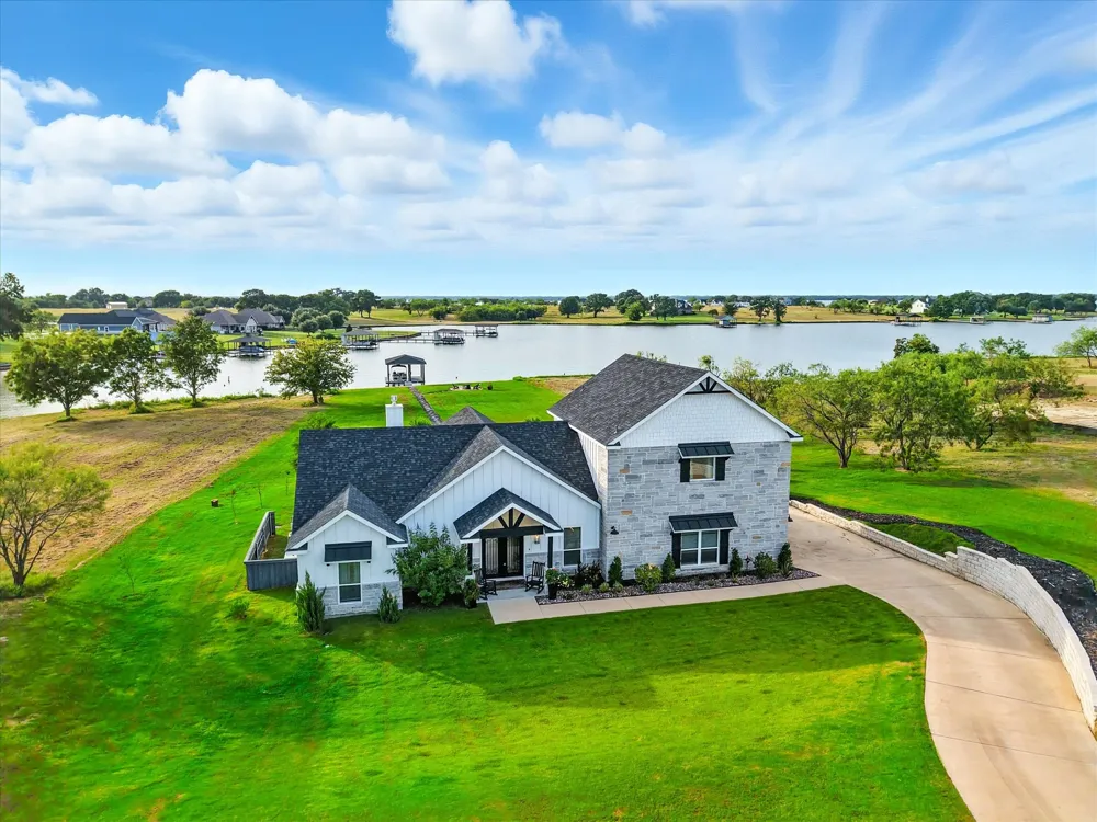 7025 Lake Vista Drive Streetman, TX 75859
