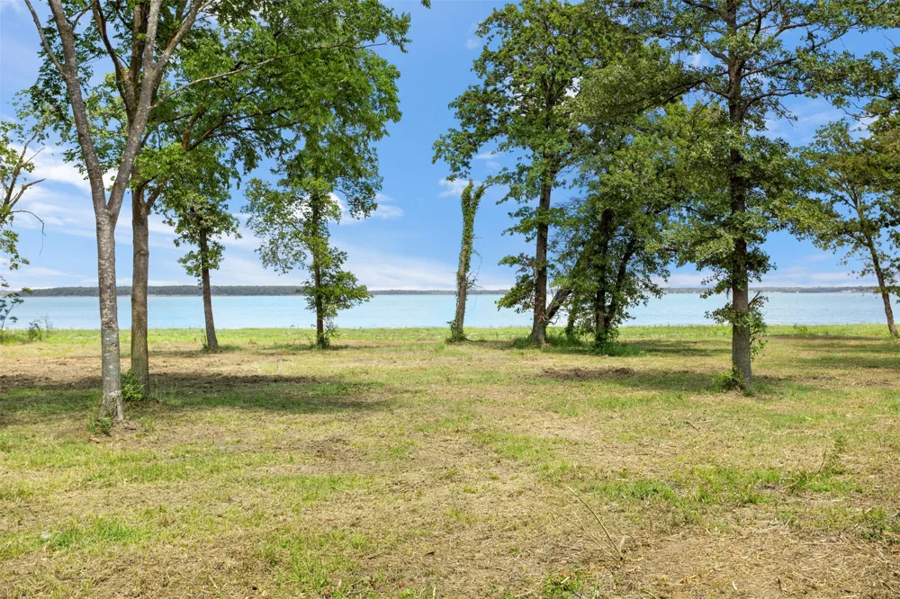 8471 Southern Shore Court Kemp, TX 75143