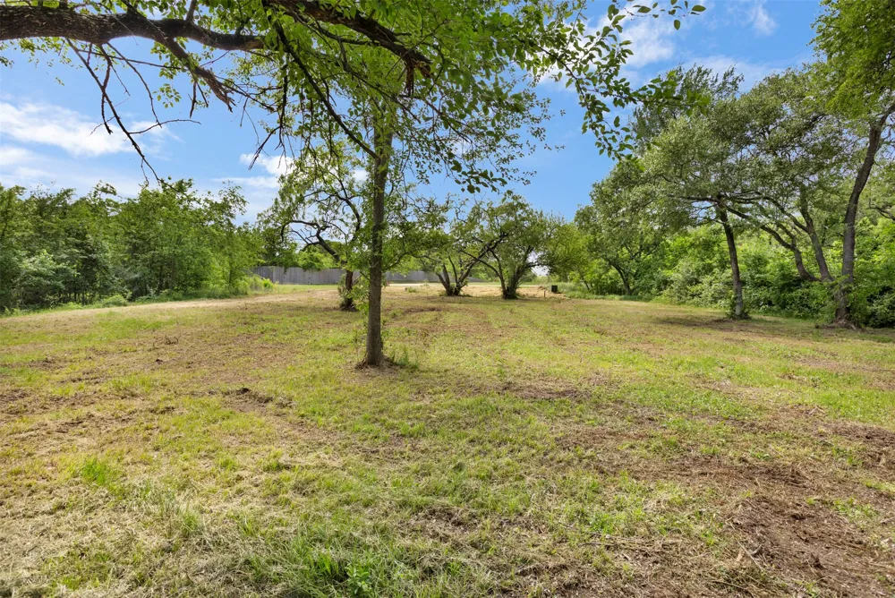 8471 Southern Shore Court Kemp, TX 75143